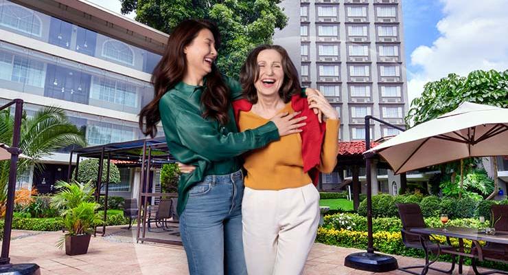 CELEBRATE MOM WITH A TRIP Krystal® Satélite María Bárbara Mexico City CELEBRATE MOM WITH A TRIP Krystal® Satélite María Bárbara Mexico City